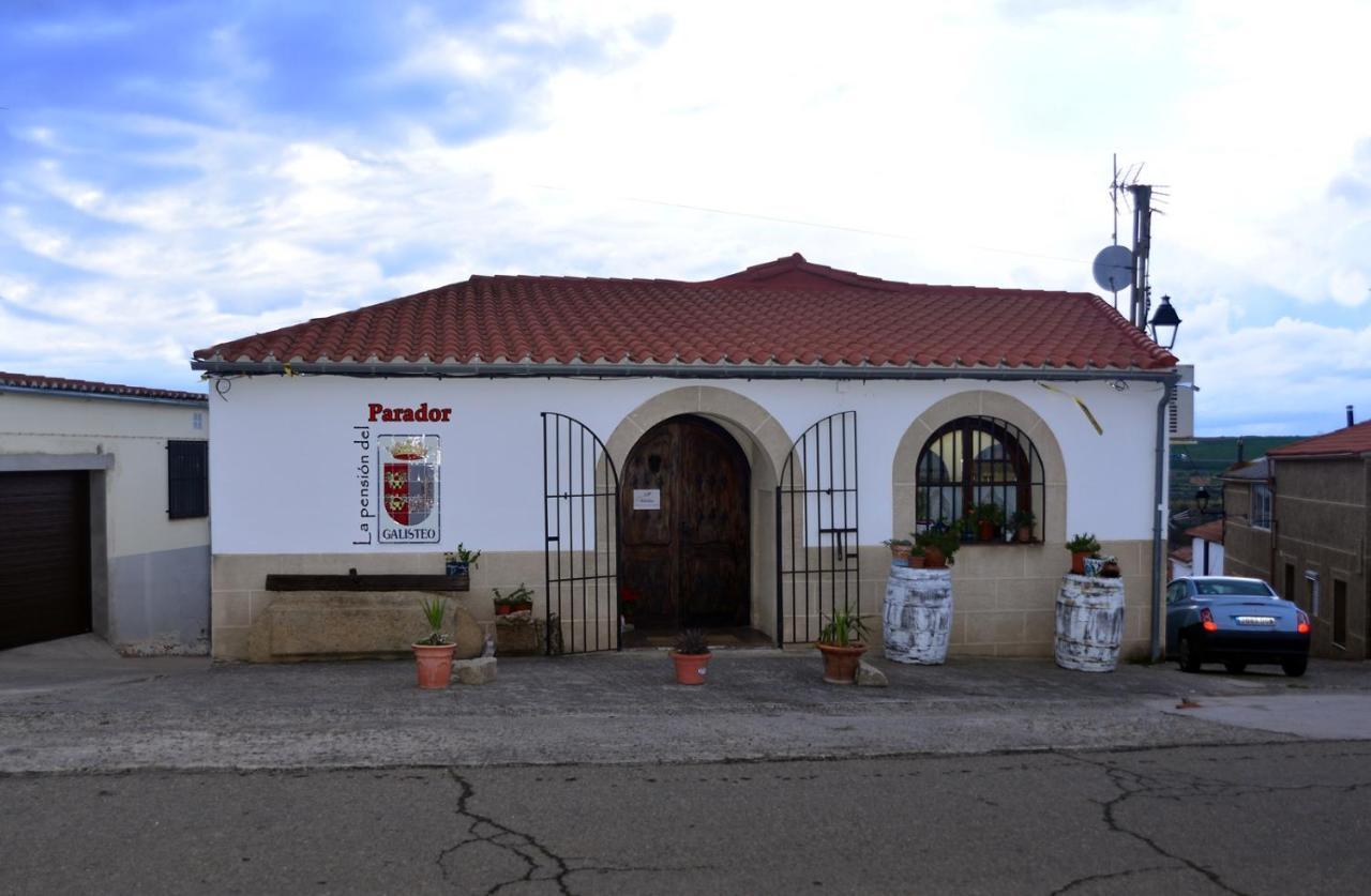 La Pension Del Parador Galisteo Exterior foto